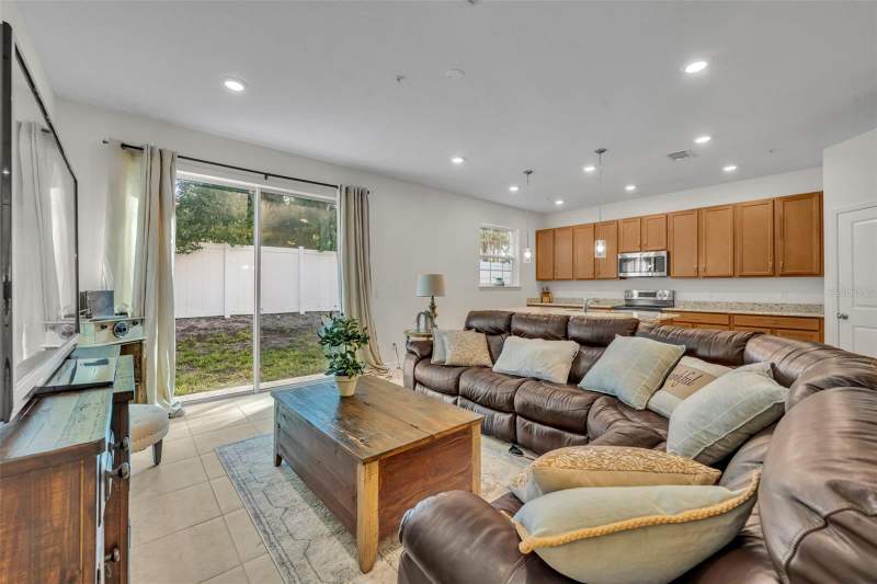 3 bedroom Townhouse at 986 Grand Wildmere Cove, Grandview At Lake Wildmere, Longwood — photo 5