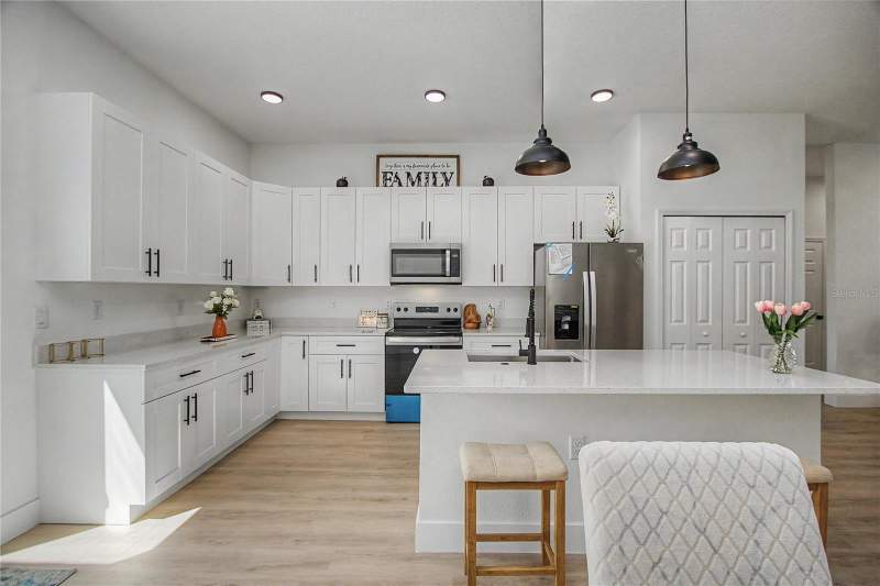 4 bedroom Single Family Residence at 2523 SW 153rd Place Road, Marion Oaks 03, Ocala — photo 3