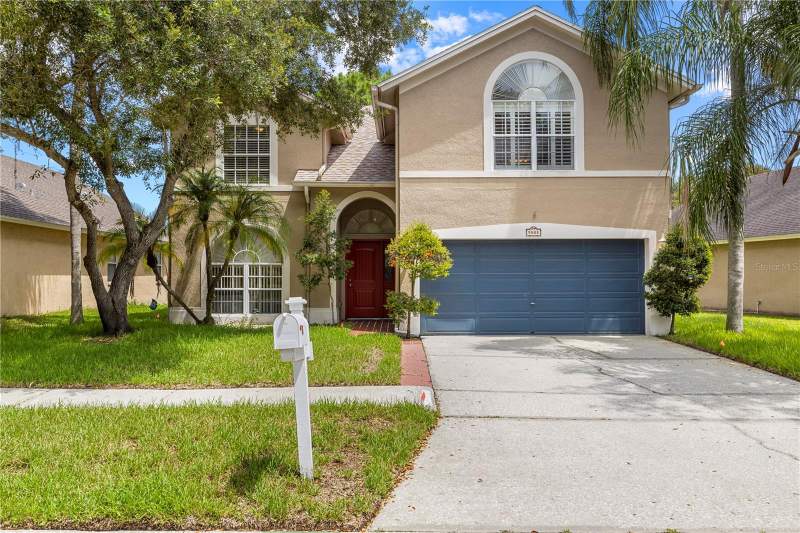 4 bedroom Single Family Residence at 9808 Long Meadow Drive, Town Park Ph 2, Tampa — photo 2