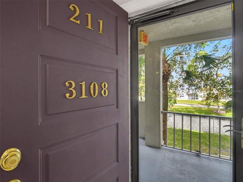 2 bedroom Condominium at 3108 Lake Bayshore Drive #211, Bayshore On The Lake Apts III Sec1, Bradenton — photo 2