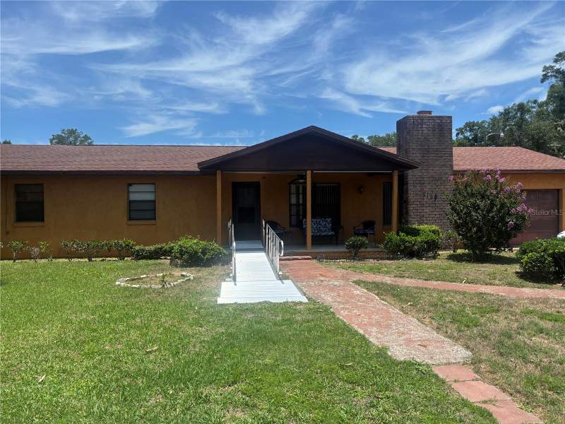 3 bedroom Single Family Residence at 2105 SW 5th Street, West End Add, Ocala — photo 2