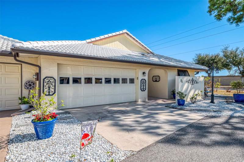 32 PEBBLE ROCK DRIVE home for sale in Hourglass Lakes