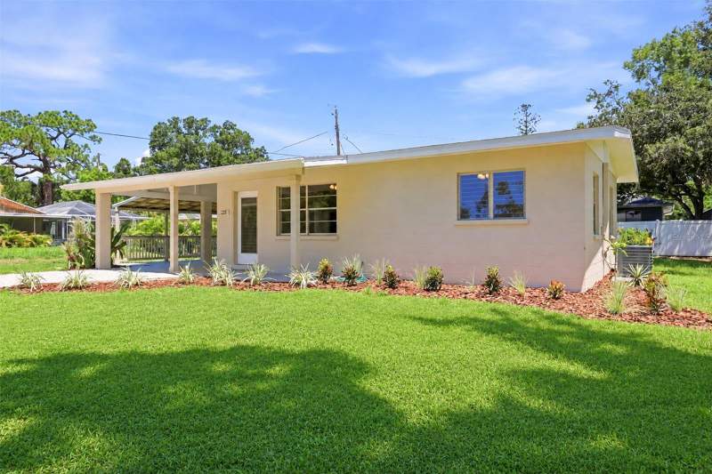 2 bedroom Single Family Residence at 228 Stanford Road, South Venice, Venice — photo 2