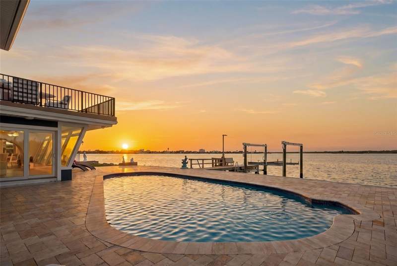 Redington Beach Homes