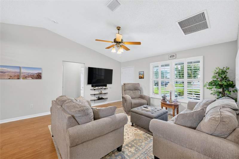 3 bedroom Single Family Residence at 954 Barrymoore Loop, The Villages, The Villages — photo 5
