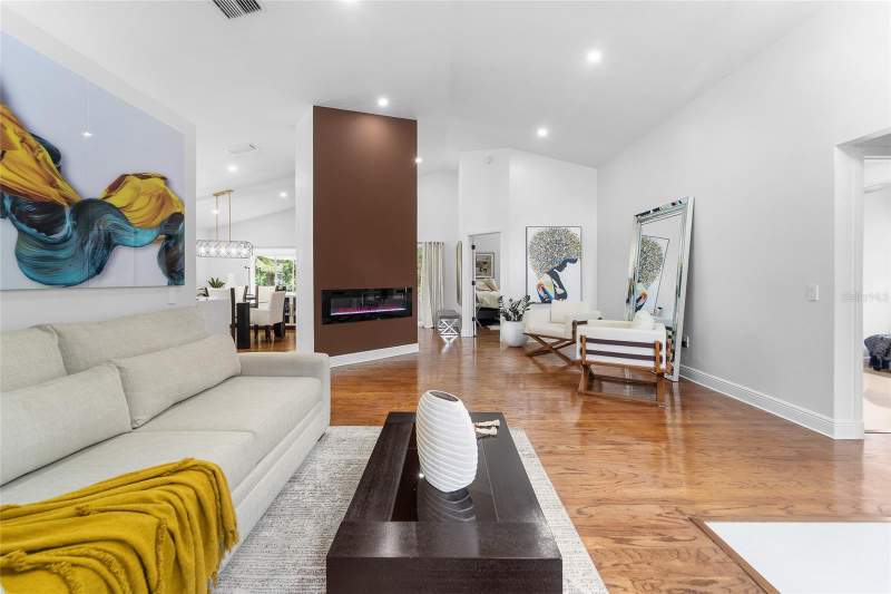 3 bedroom Single Family Residence at 9720 Fredericksburg Road, Meadow Brook Unit 4A Ph 2, Tampa — photo 5