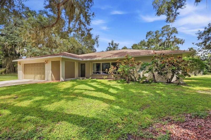 3 bedroom Single Family Residence at 7963 N Leewynn Drive, Country Wood Estates, Sarasota — photo 3