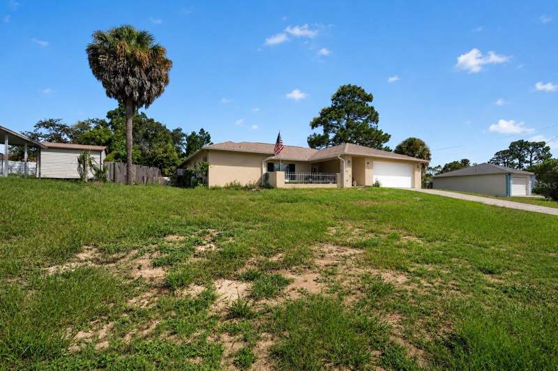 5 bedroom Single Family Residence at 13277 Brewster Road, Spring Hill, Spring Hill — photo 2