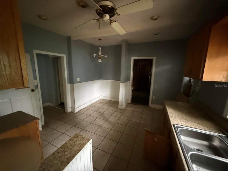 4 bedroom Single Family Residence at 335 W Wisconsin Avenue, Richs Add Deland, Deland — photo 5