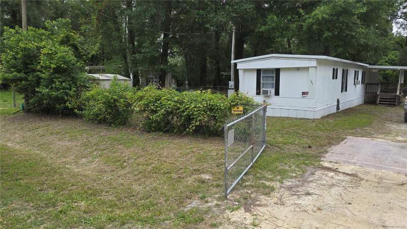 3 bedroom Manufactured Home at 201 NW 135th Avenue, Rainbow Park Un 06, Ocala — photo 2