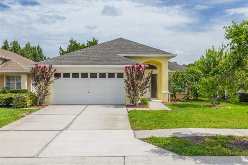 3 bedroom Single Family Residence at 7843 Craighurst Loop, Wyndtree Village 11 12, New Port Richey — photo 2