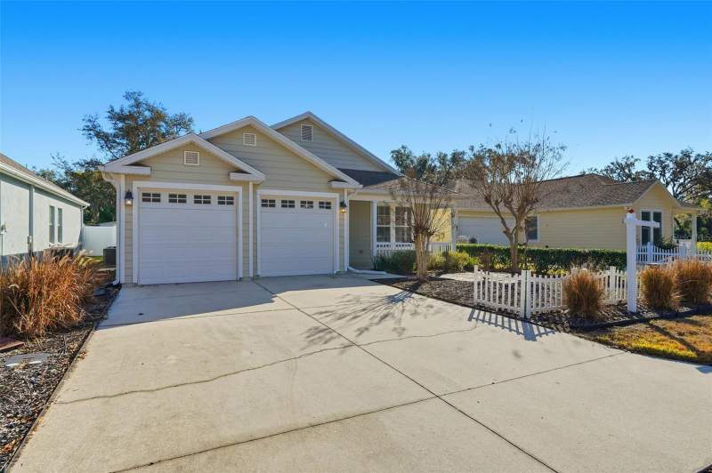 3 bedroom Single Family Residence at 37438 Picketts Mill Avenue, Silver Oaks Village Ph 02, Zephyrhills — photo 2