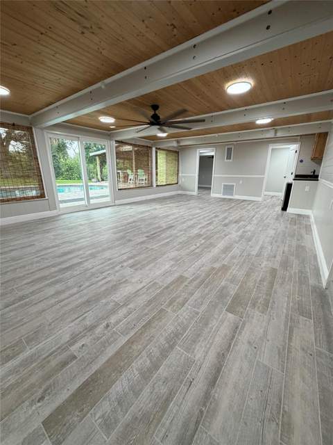 8715 Driftwood Drive, Tampa FL - photo 11 of 41