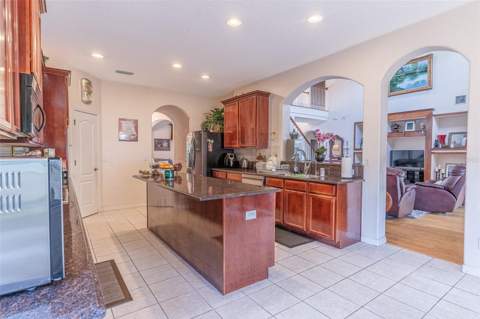 915 Hickory Fork Drive, Seffner FL - photo 12 of 47
