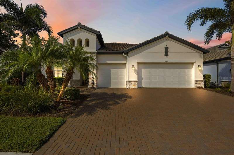 3 bedroom Single Family Residence at 11329 Montserrat Drive, Oasis/West Vlgs Ph 1, Venice — photo 4