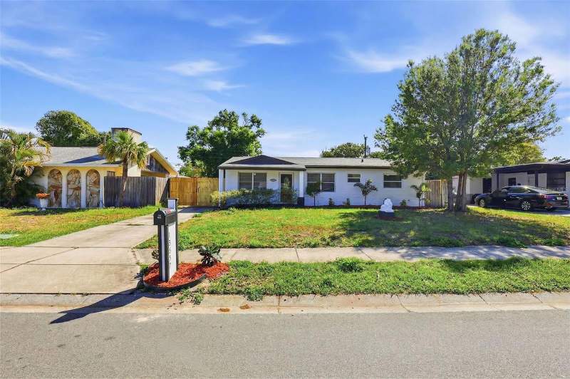 4 bedroom Single Family Residence at 13657 120TH LANE, RIDGECREST ACRES, LARGO — photo 4