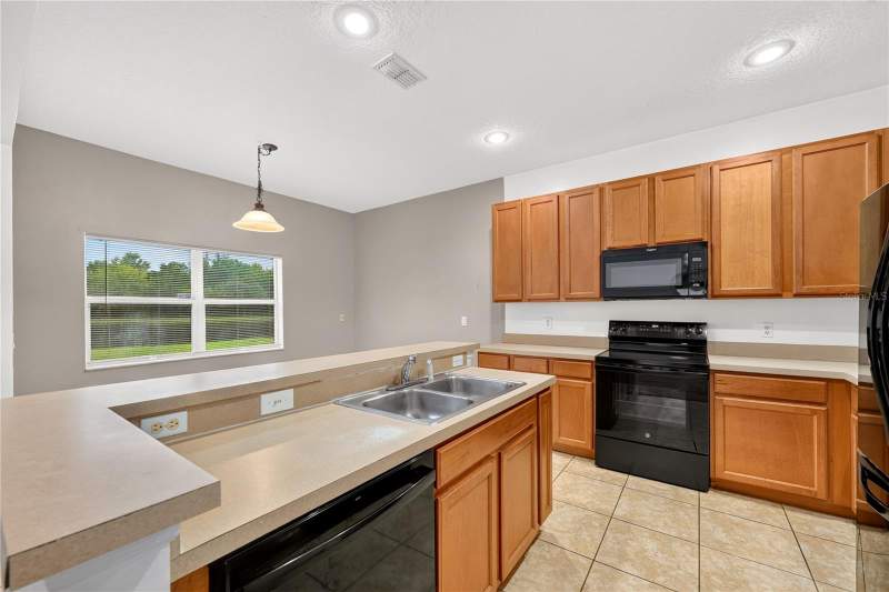 4 bedroom Single Family Residence at 2838 Sweetspire Cir, Brighton Lakes Ph 2, Kissimmee — photo 3