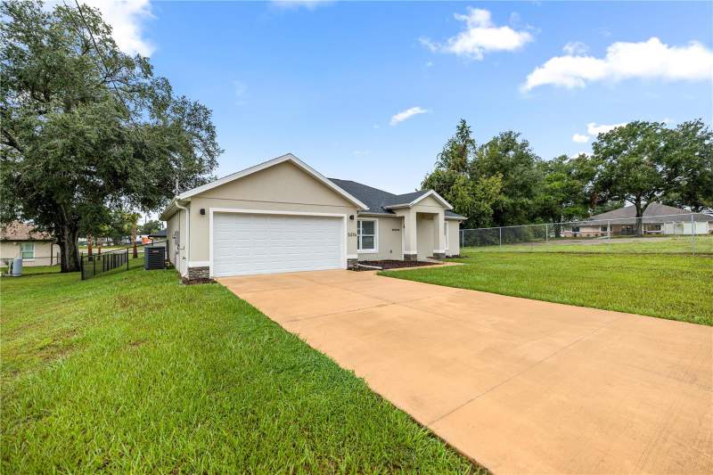 3 bedroom Single Family Residence at 5376 NW 1st Street, Ocala Rdg Un 01, Ocala — photo 2
