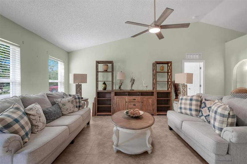 4 bedroom Single Family Residence at 2031 Berrien Drive, Deltona Lakes Unit 53, Deltona — photo 5