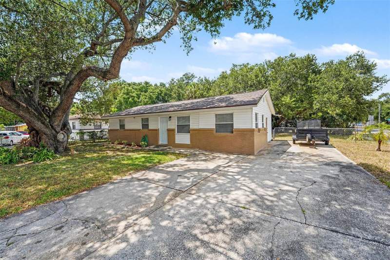 4 bedroom Single Family Residence at 7924 Bahia Avenue, Progress Village Unit 1, Tampa — photo 3