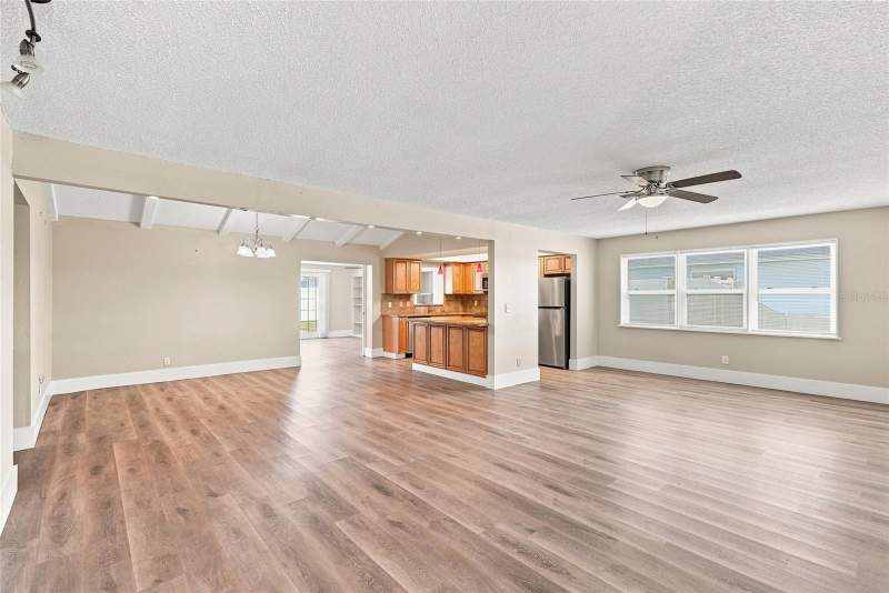 4 bedroom Single Family Residence at 13691 Serena Drive, Del Prado Imperial, Largo — photo 4