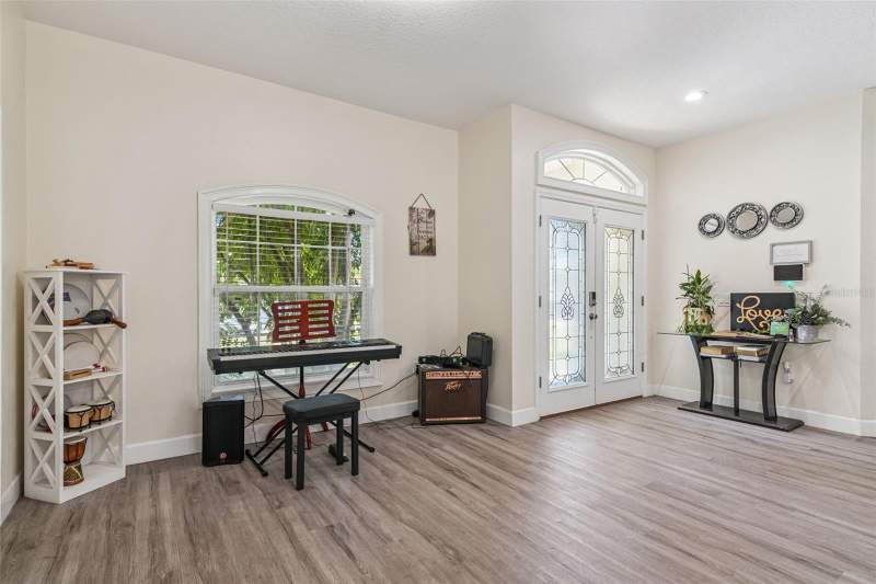 5 bedroom Single Family Residence at 5211 SW 103rd Loop, Emerald Point, Ocala — photo 2