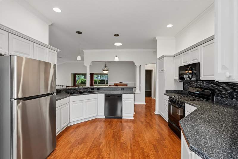 3 bedroom Single Family Residence at 556 Kingston Way, The Villages, The Villages — photo 3