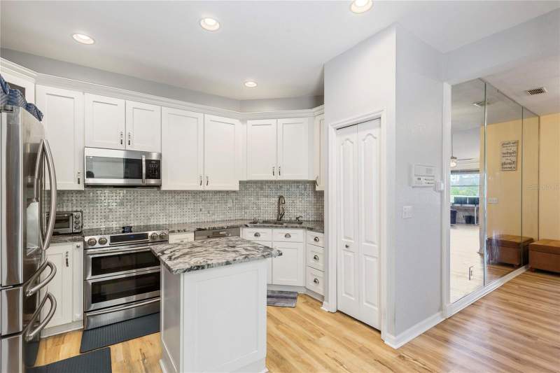 4 bedroom Townhouse at 1050 STARKEY ROAD #2102, WILLOW GREENS, LARGO — photo 4