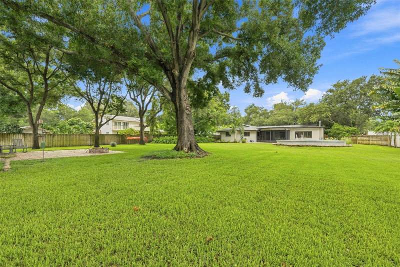 4 bedroom Single Family Residence at 13123 108th Avenue, Pinellas Groves, Largo — photo 3