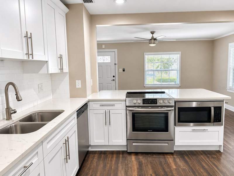2 bedroom Single Family Residence at 3184 11th Avenue, Floral Villa Estates Rep, St Petersburg — photo 5