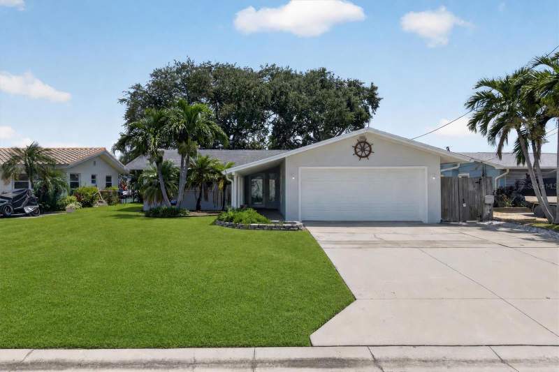 2 bedroom Single Family Residence at 541 Lillian Drive, Crystal Island 1st Add, Madeira Beach — photo 4