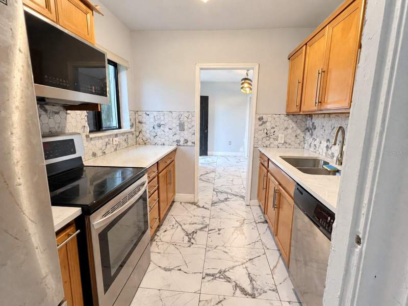 3 bedroom Single Family Residence at 12700 Wood Street, Golf Estates Add 01, Miami — photo 3
