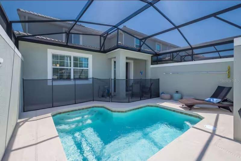 5 bedroom Townhouse at 4975 Windermere Avenue, Storey Lake Ph 3, Kissimmee — photo 2