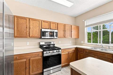 10526 Beneva Drive, Tampa FL - photo 8 of 43