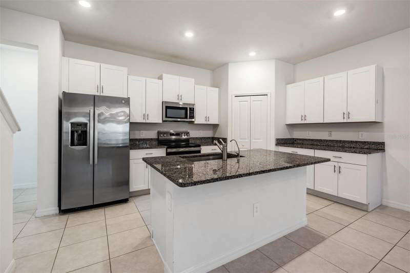 4 bedroom Townhouse at 4607 Tuscan Loon Drive, Palm River Twnhms Ph 2, Tampa — photo 5