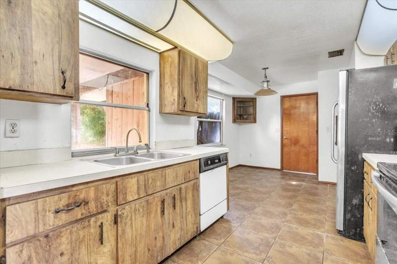 2 bedroom Single Family Residence at 20453 Midway Boulevard, Port Charlotte Sec 018, Port Charlotte — photo 5