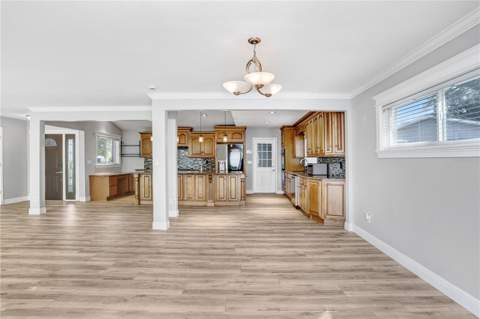 8404 Blackstone Court, Tampa FL - photo 8 of 36