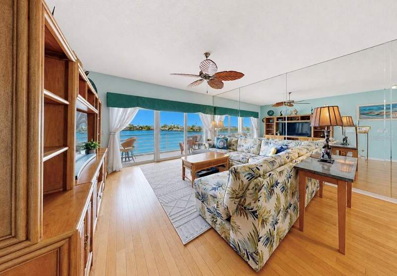 4 bedroom Townhouse at 4629 Mirabella Court, Mirabella Twnhms Sub, St Pete Beach — photo 3