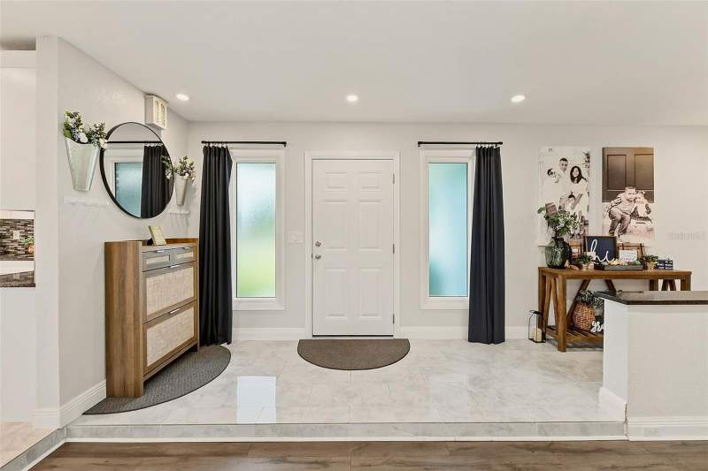 4 bedroom Single Family Residence at 2165 Campus Drive, University Park, Clearwater — photo 2