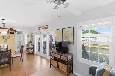 5005 Coquina Key Drive #E, St Petersburg FL - photo 13 of 50