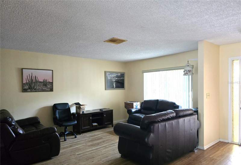 3 bedroom Single Family Residence at 10641 Timber Lane, San Clemente Village, Port Richey — photo 3