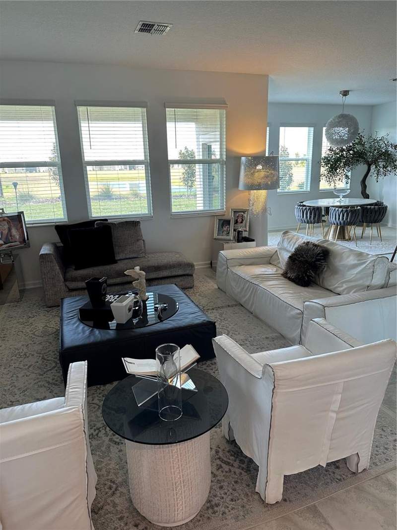 4 bedroom Single Family Residence at 8946 Fluffy Lie Court, Stoneybrook South North Prcl Ph 5, Davenport — photo 4