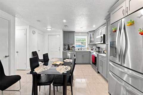 8344 Drycreek Drive, Tampa FL - photo 12 of 38