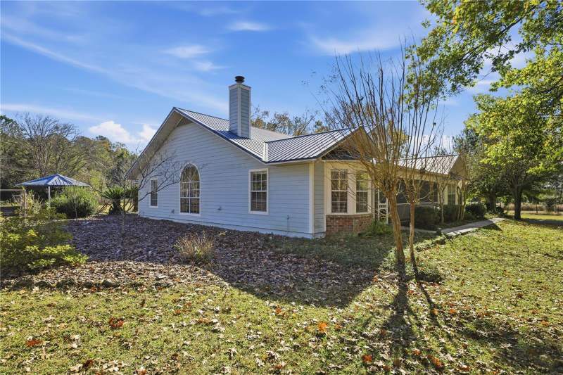 4 bedroom Single Family Residence at 18004 NW 55th Place, Alachua, Alachua — photo 5