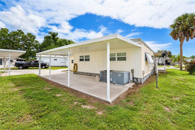 2 bedroom Mobile Home at 1891 Englewood Road #165, Brook To Bay, Englewood — photo 4