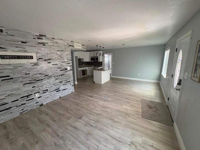 2 bedroom Single Family Residence at 3206 E Emma Street, Grove Hill Heights, Tampa — photo 3
