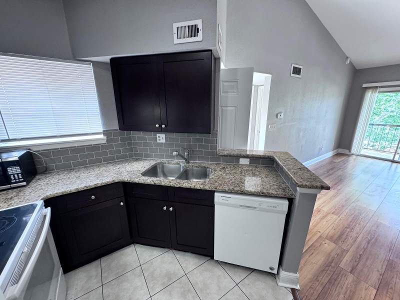 1 bedroom Condominium at 1916 Lake Atriums Circle #33, Plaza At Millenium, Orlando — photo 4