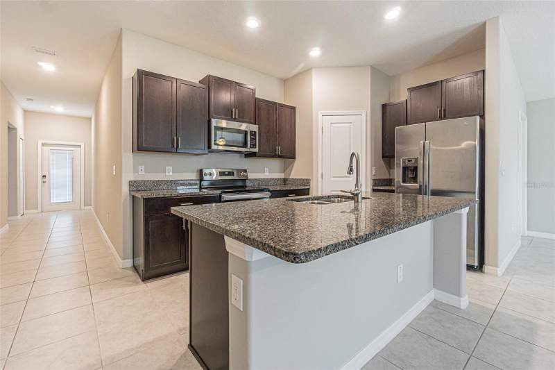 3 bedroom Single Family Residence at 13009 Majestic Garden Lane, Triple Crk Ph 6 Village H, Riverview — photo 3