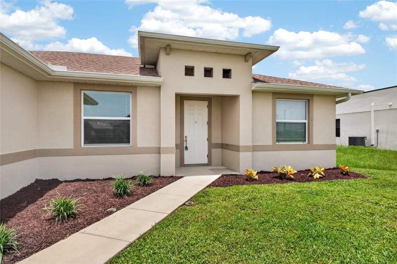 3 bedroom Single Family Residence at 2714 NW 1st Place, Cape Coral, Cape Coral — photo 3