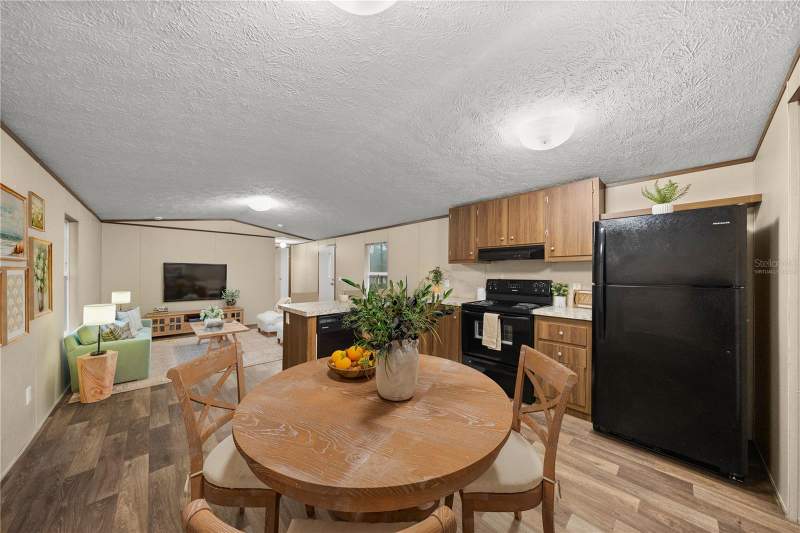 2 bedroom Manufactured Home at 11945 SE 99th Court, Smith Lake Village, Belleview — photo 5
